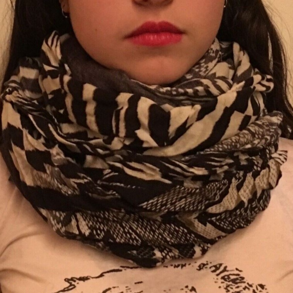 NWT Roberto Cavalli Scarf Black White Extra Long